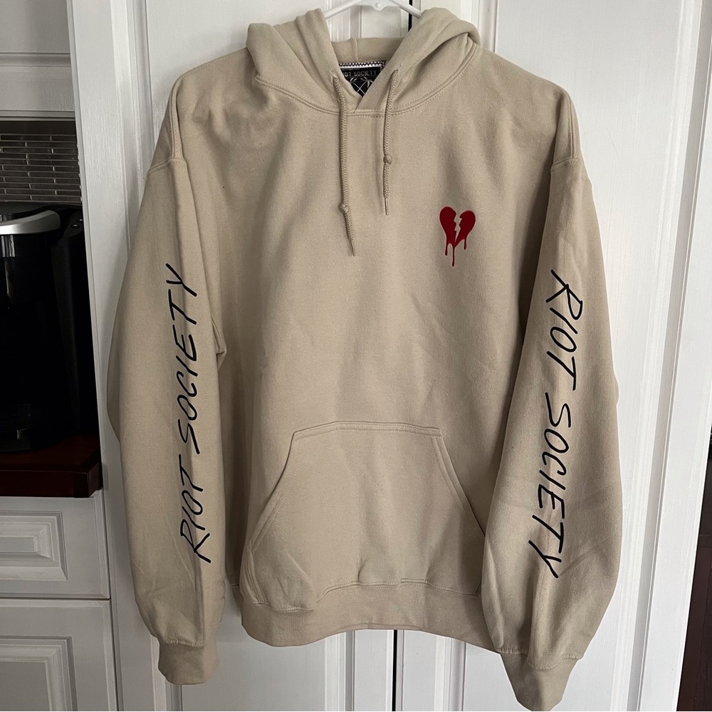 Riot Society Embroidered Broken Heart Hoodie Men’s M New
